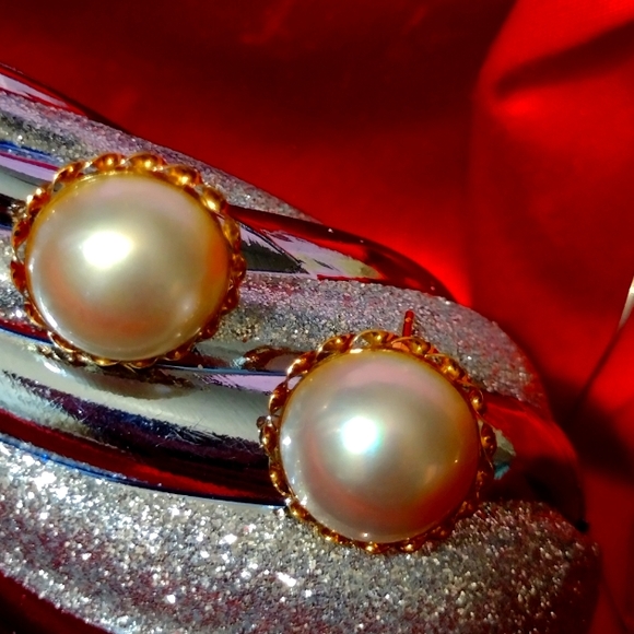14KT Gold Mabe Pearls - Picture 4 of 11